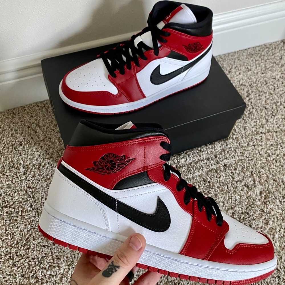 Jordan 1 Mid Chicago (White heel 2020)